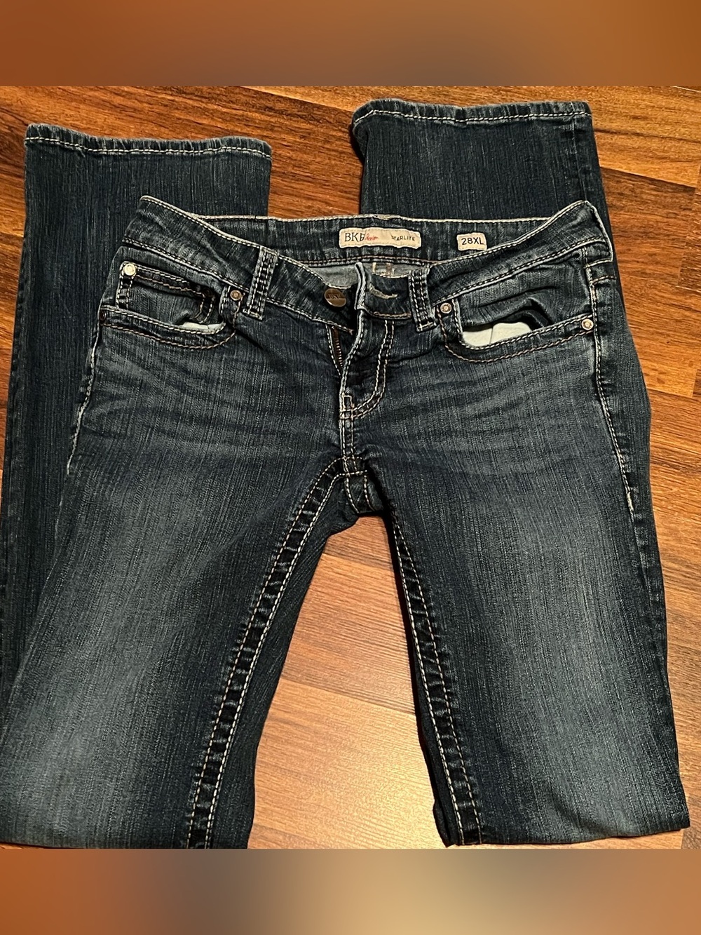 BKE Women's Starlite jeans.  Size 28XL